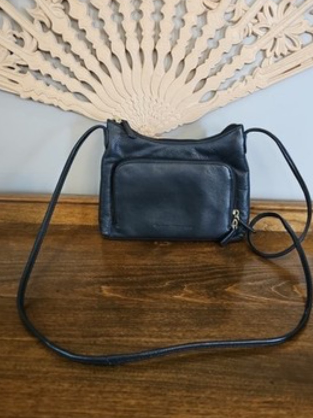 Black dainty Stone Mountain leather purse - Picture 13 of 13